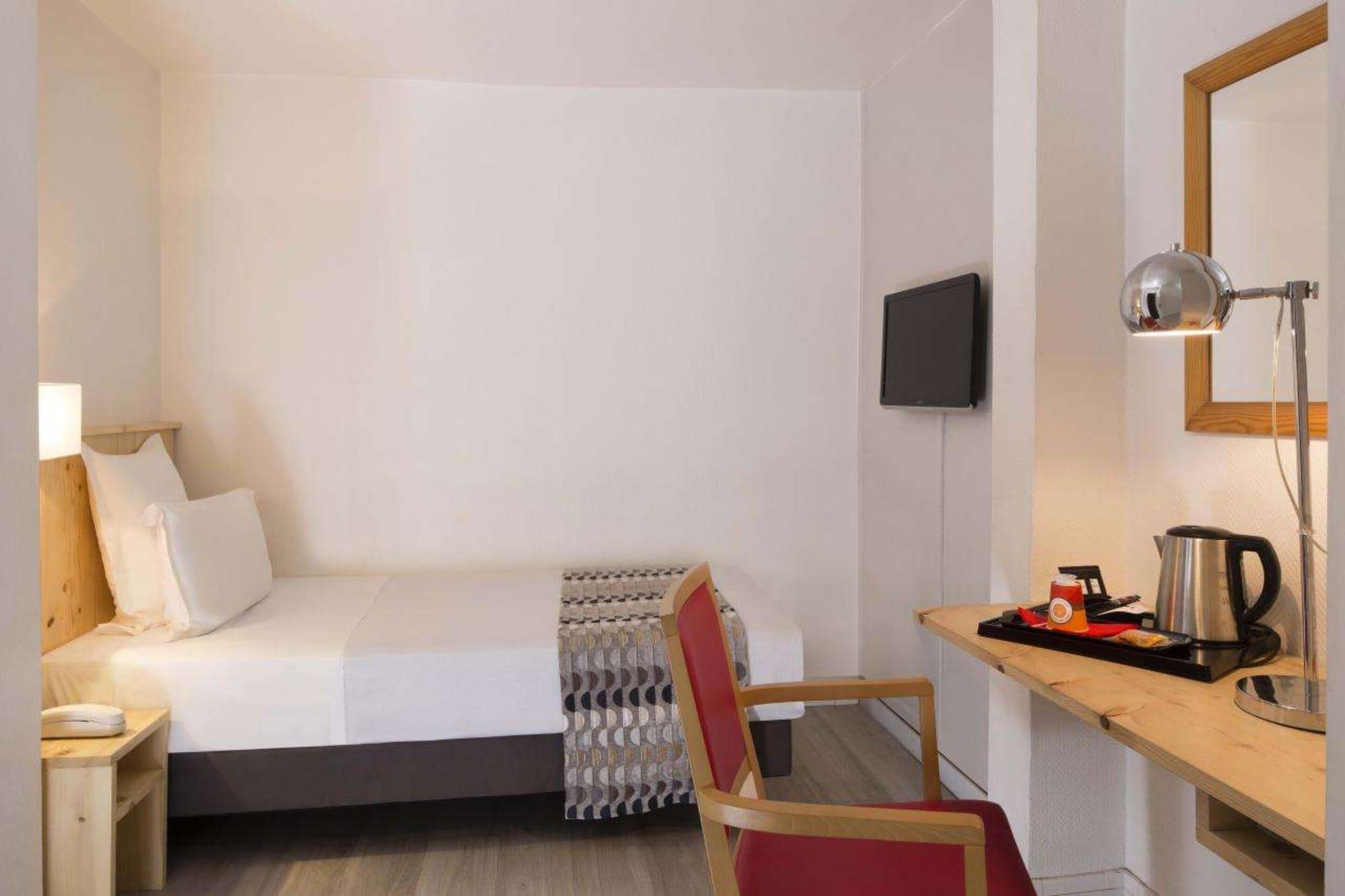 Hotel Le Compostelle Parijs Buitenkant foto